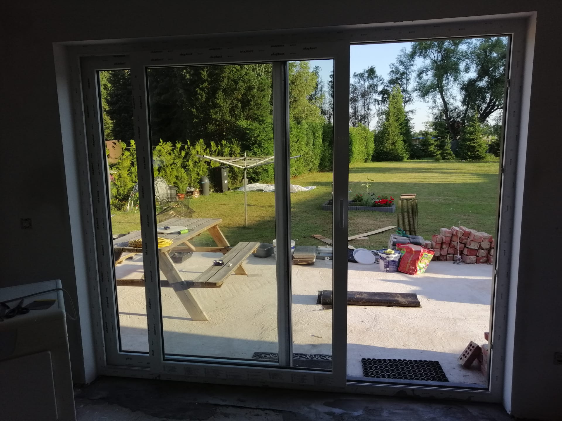 Schuifdeur en garagepoort voor woning in Willebroek