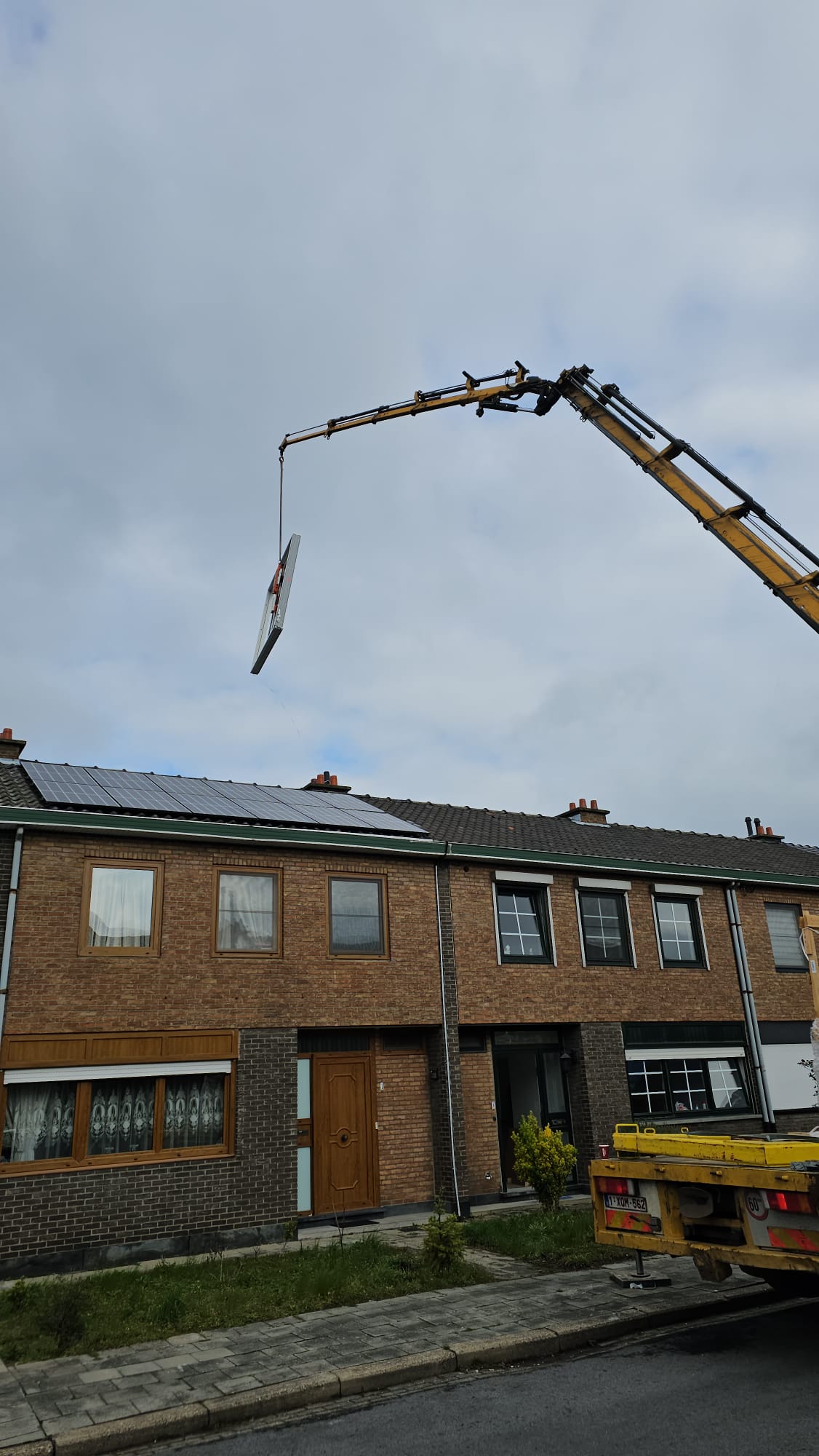Hefschuifraam de lucht in aan de Ruimtevaartstraat